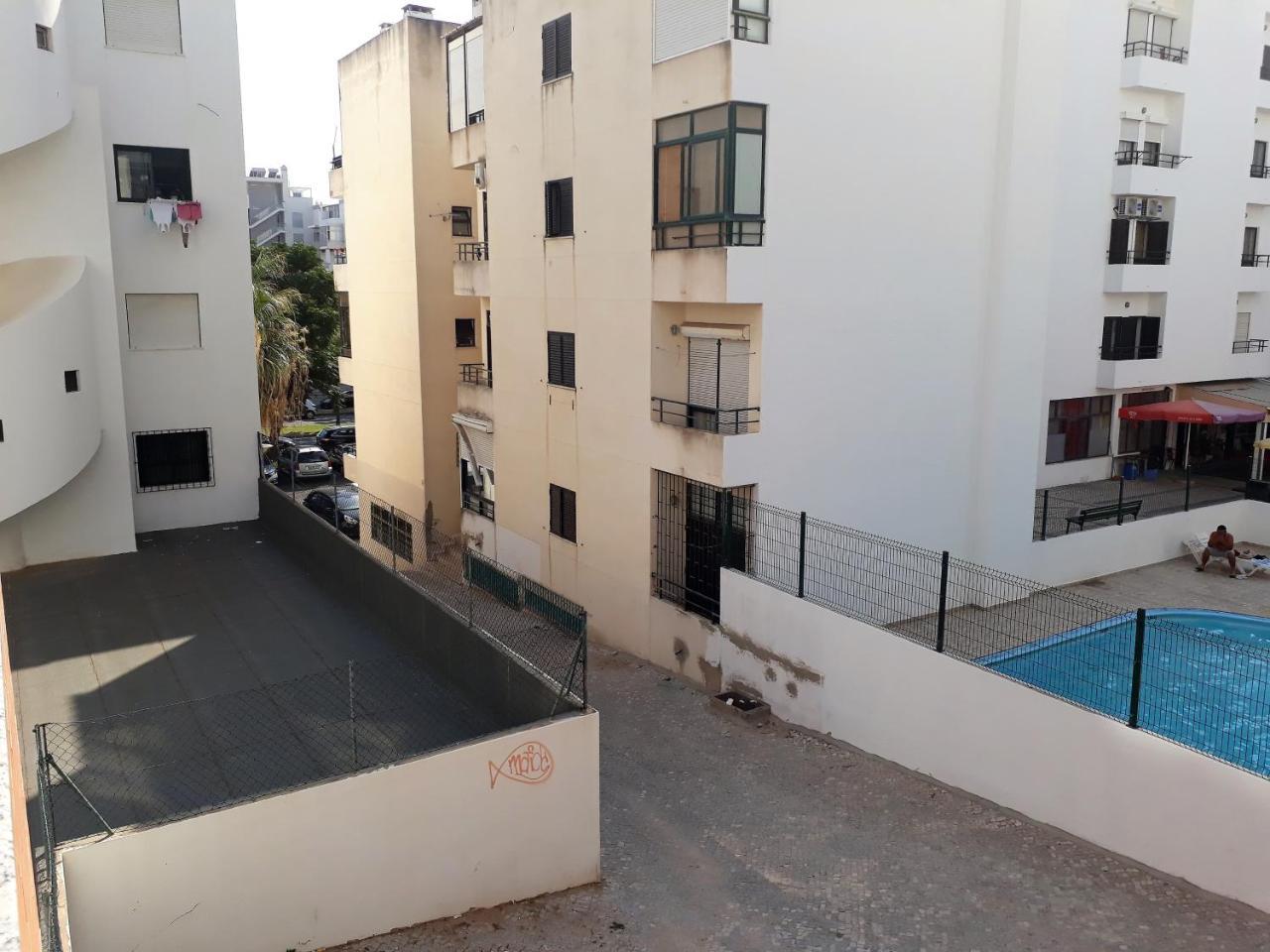 T2 Tahiti - Terraco, Familiar, Garagem, Wifi * Quarteira