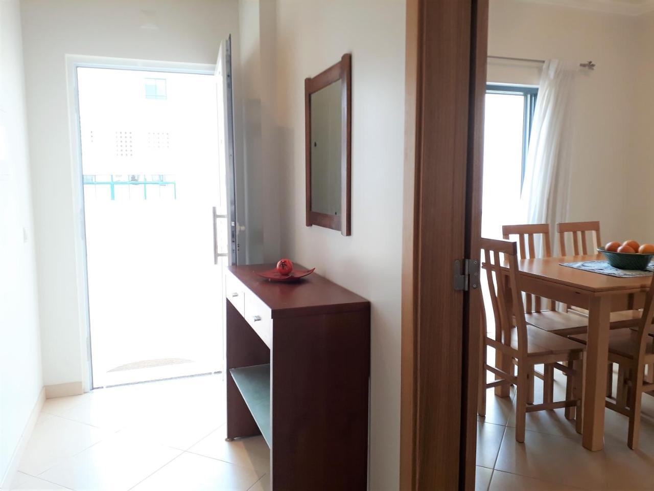 T2 Tahiti - Terraco, Familiar, Garagem, Wifi * Quarteira