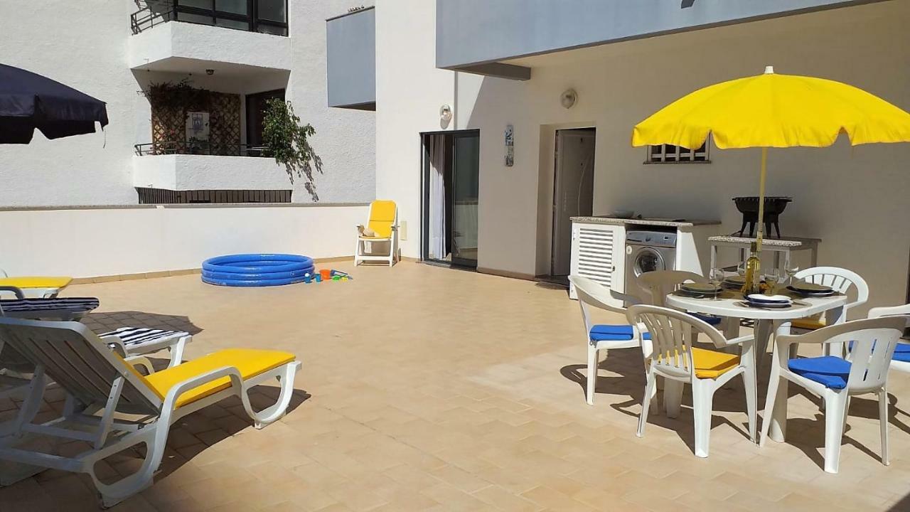 T2 Tahiti - Terraco, Familiar, Garagem, Wifi Quarteira