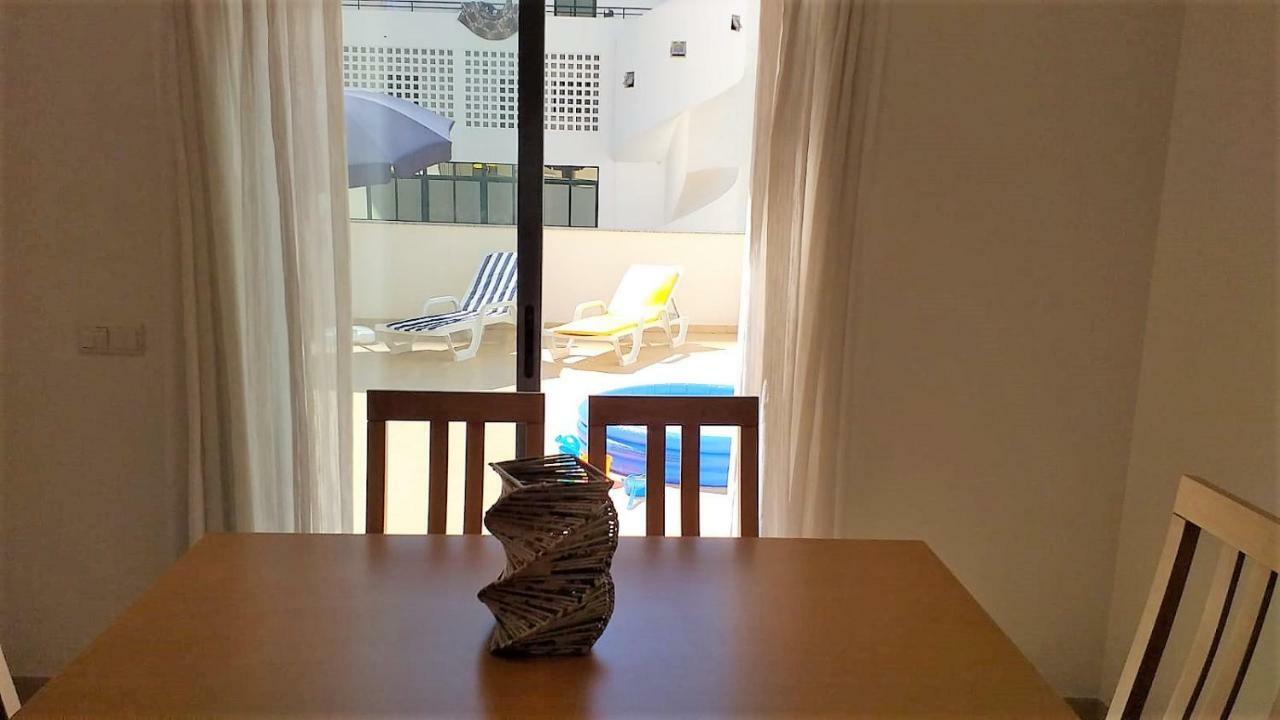 T2 Tahíti - Terraço, Familiar, Garagem, Wifi Quarteira